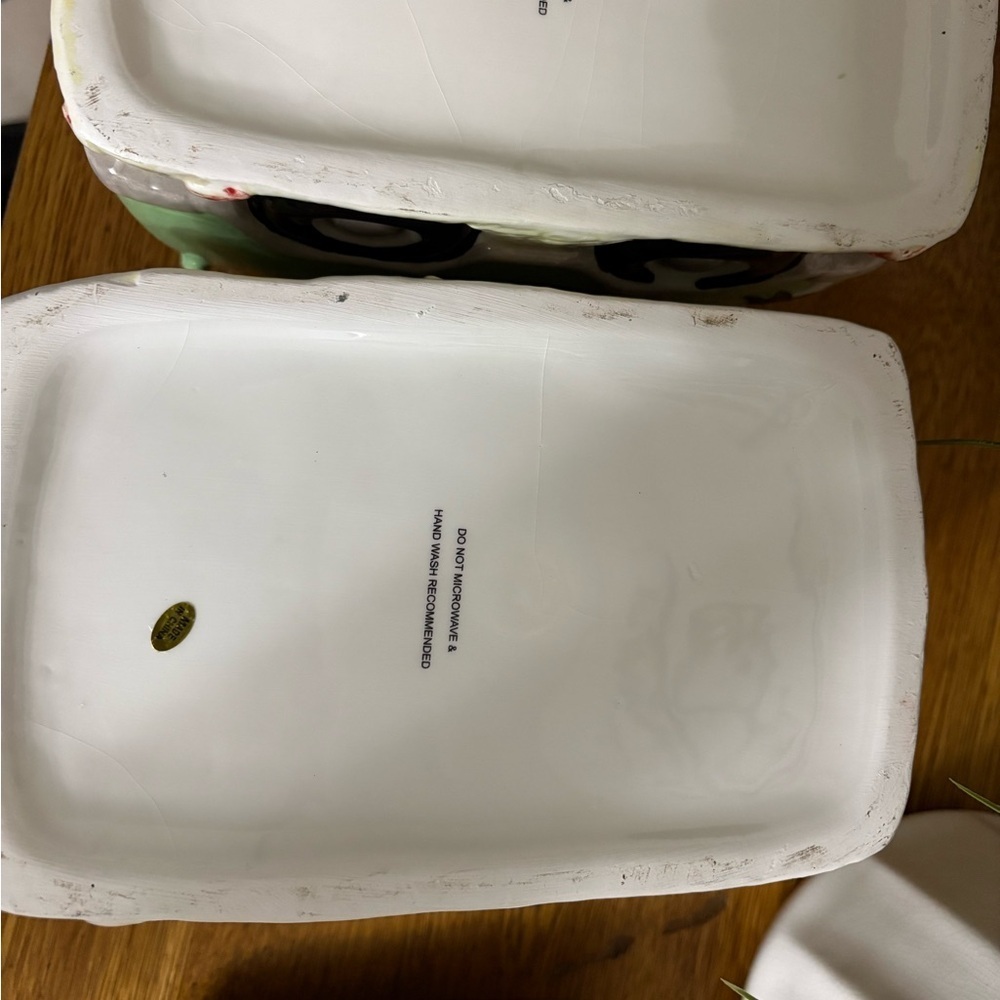 2 - Young’s Inc Ceramic Cookie Jars/ Storage Canisters - Picture 9 of 13